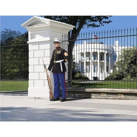 2804 Revell US Marine Sergeant 1:16